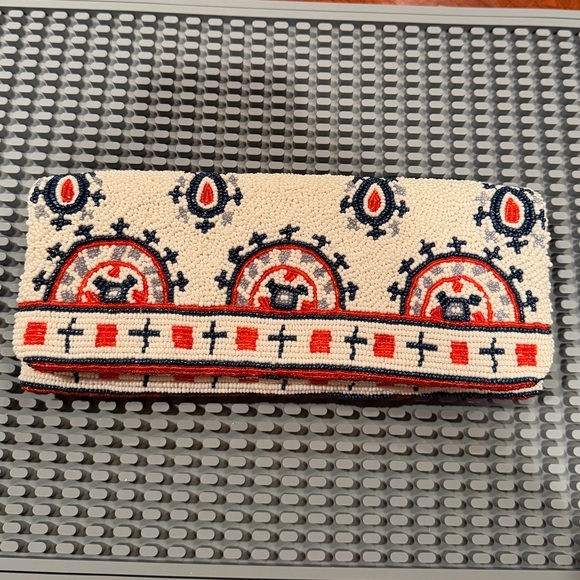 Tiana NY Handbags - NWT Tiana NY Bohemian Medallion Print Beaded Clutch